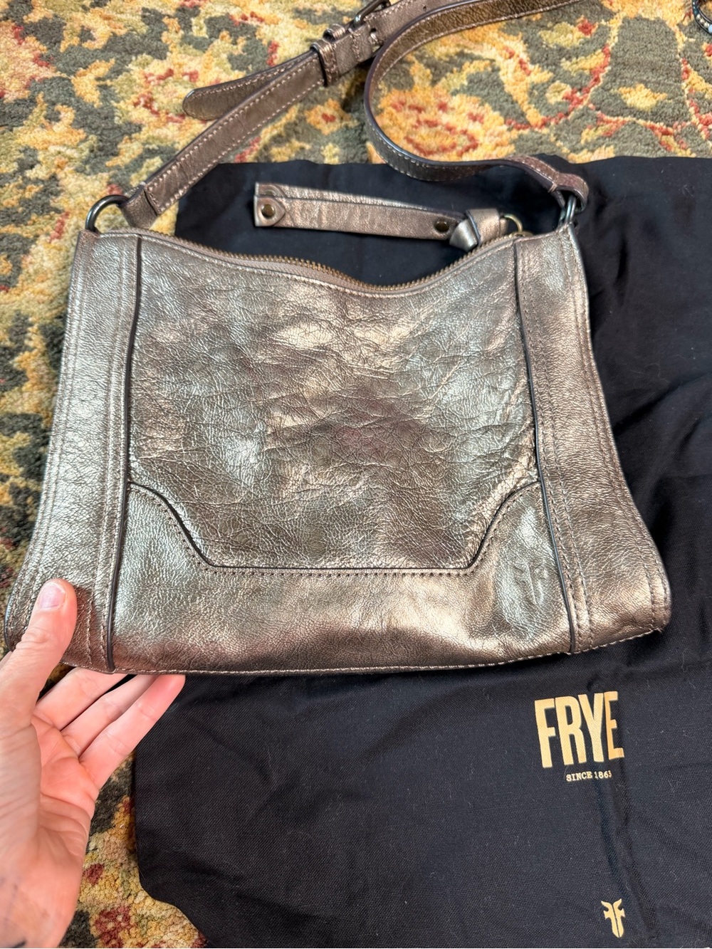 FRYE metalic Leather Crossbody Bag in Pewter - Picture 3 of 4